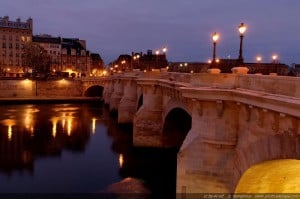 Pont-Neuf-bridge-before-sunrise-01-by-Monginoux-Short