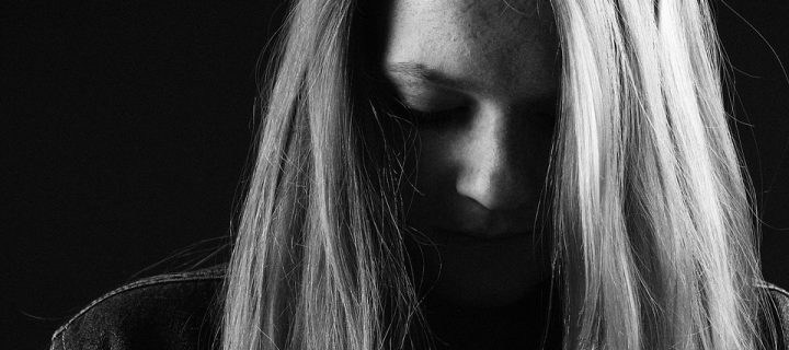 « Entre les illusions et déceptions ma vie cherche une véritable raison … » Texte de Coumbaa
