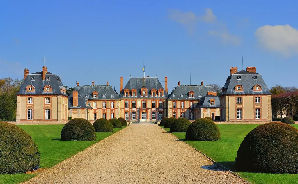 chateau de breteuil