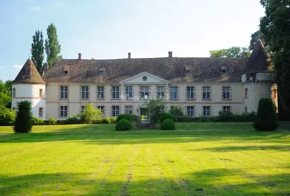 chateau de la cour senlisse