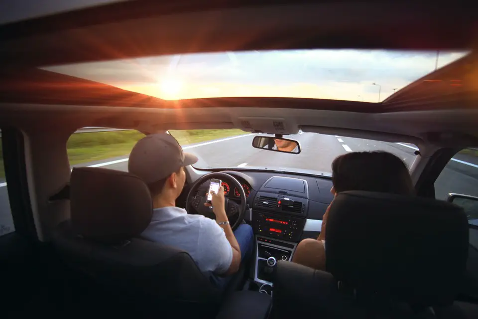 que-faire-en-couple-quand-il-fait-chaud-voiture