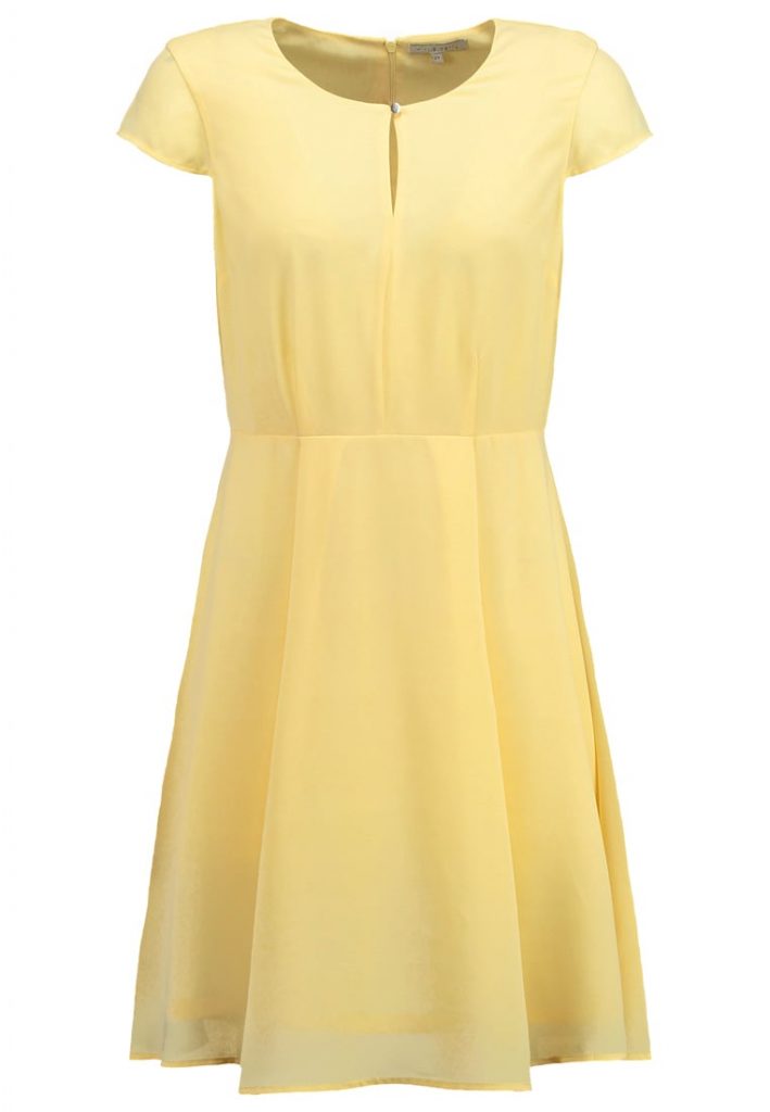 robe-jaune