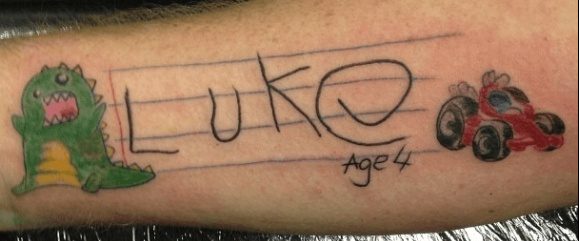 des-parents-se-font-tatouer-les-dessins-de-leur-enfant13