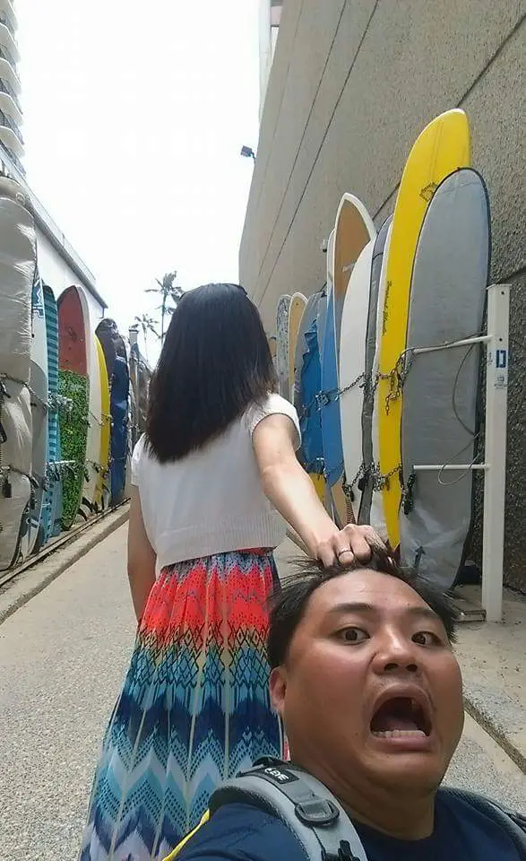 Un couple parodie les célèbres photos Instagram #followmeto