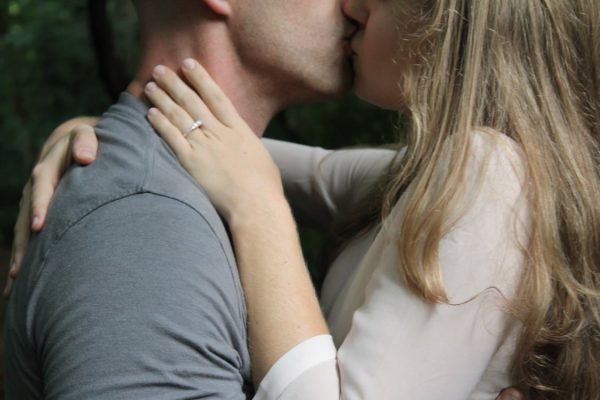 Embrasser Quelqu Un Qui A Pris De La Coke Comment s'embrasser : 8 types de baisers différents - Parler d'Amour