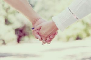 Voici les 15 signes physiques d’un homme amoureux
