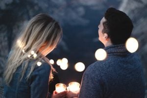 10 idées de jeux de couple à faire en amoureux