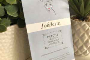 Se débarrasser des boutons sur le visage rapidement avec les patchs anti-acné Joliderm