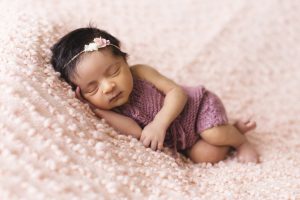 40 Messages de Félicitations Inoubliables pour Célébrer la Naissance d’une Fille
