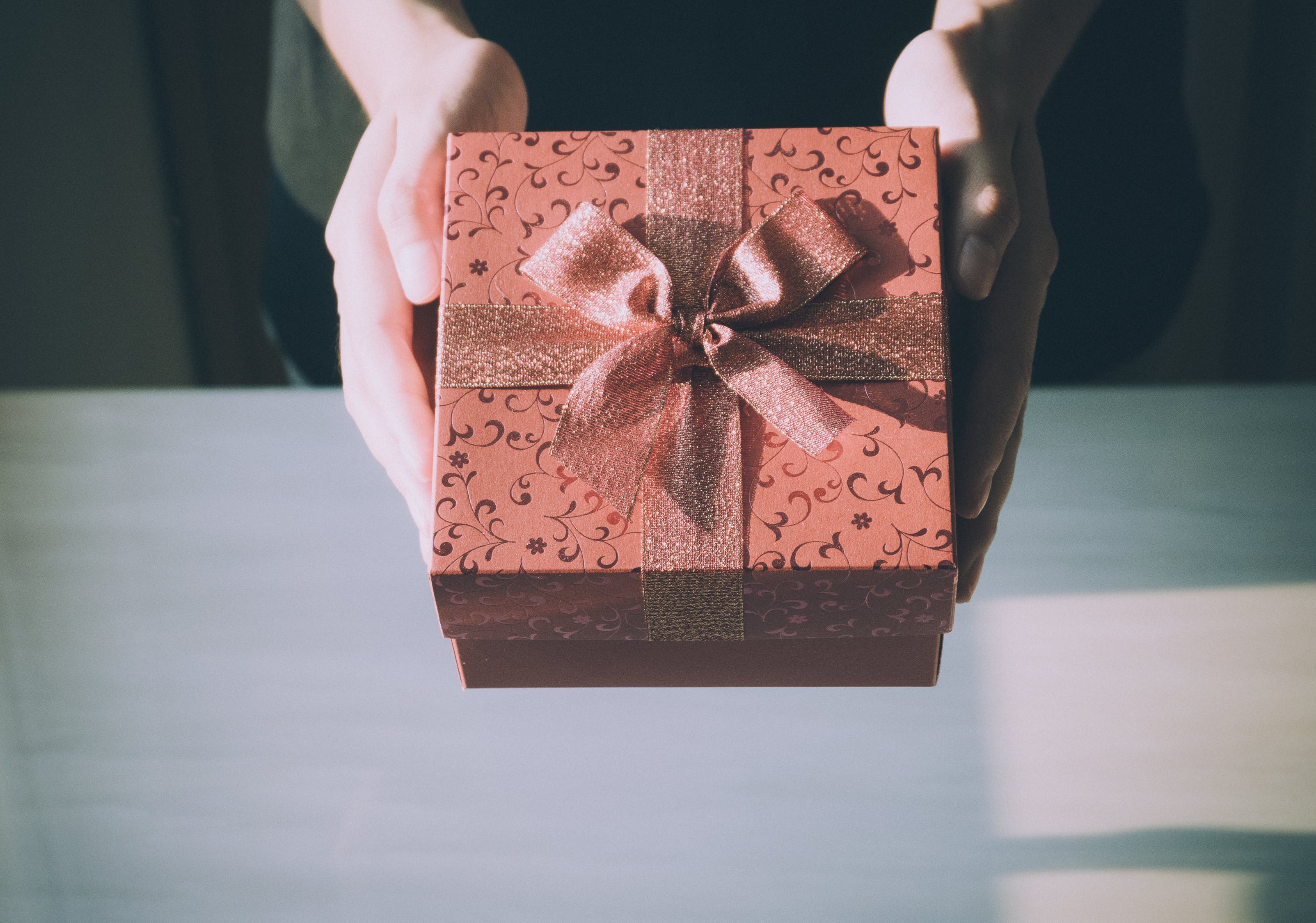 Quel cadeau pour le premier rendez-vous avec une femme ? – Masterbox