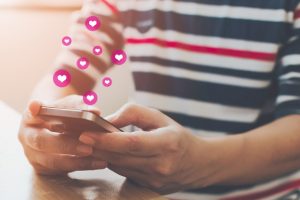 20 exemples de phrases d’accroche pour draguer sur un site de rencontres