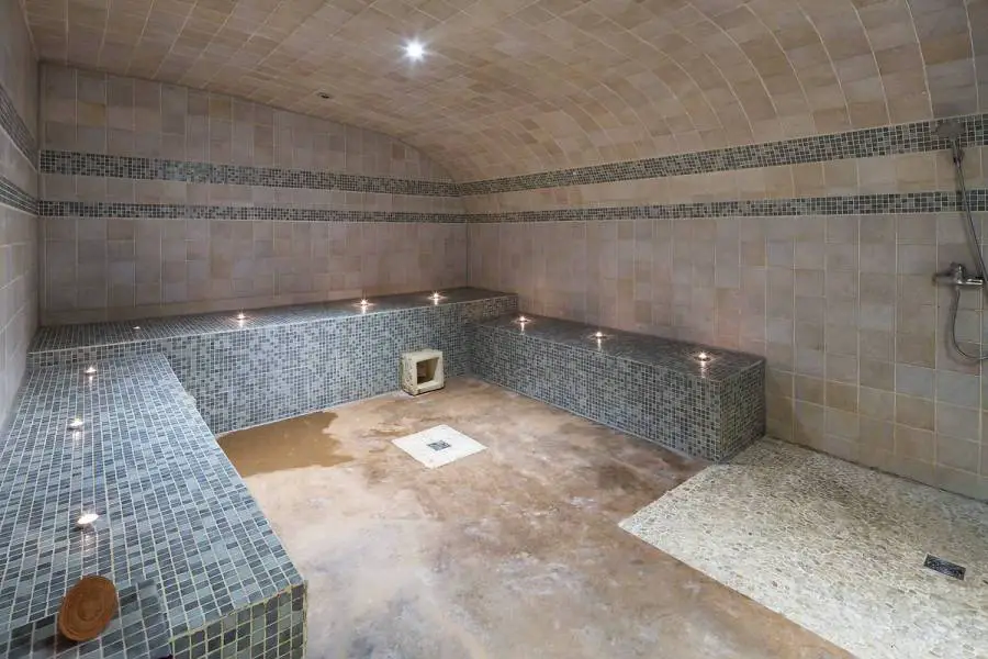 Noces de faïence : hammam