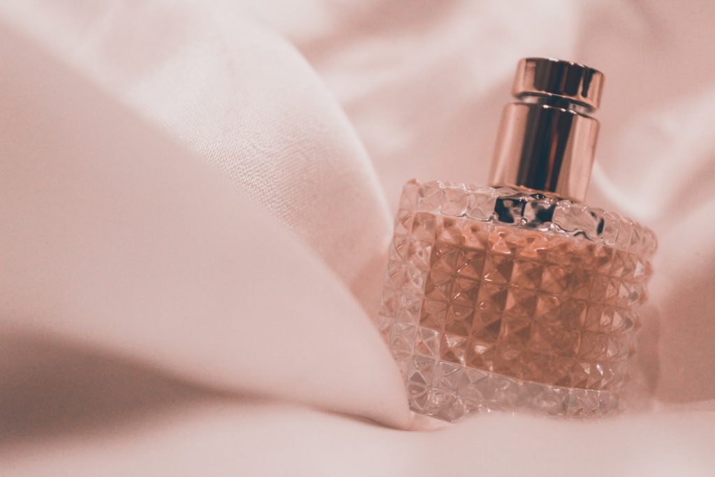 Quoi offrir pour les noces de chypre : parfum