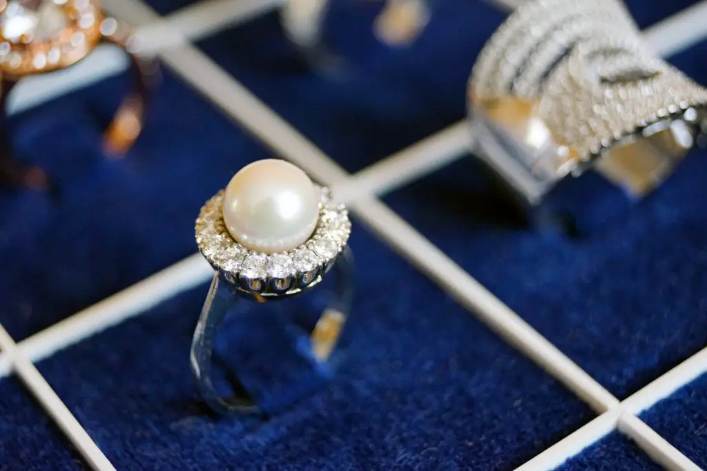 noces de perles : un bijou comme cadeau