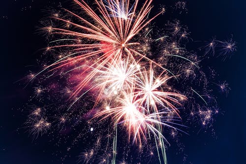 Cadeaux de mariage originaux pour les mariés : feu d'artifice