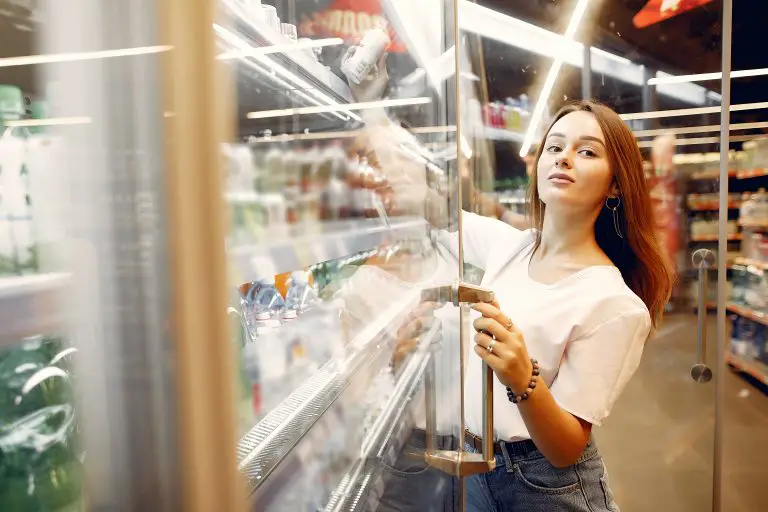 aborder une femme au supermarché