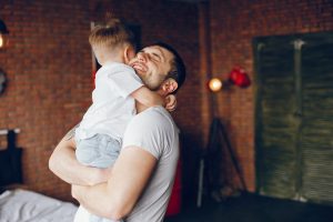 Est-ce qu’un homme change quand il devient papa ? 7 changements positifs