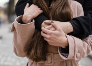 calin de reconfort couple