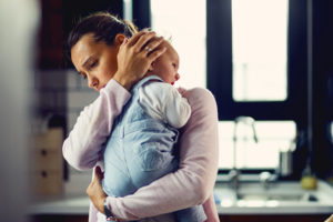 maman épuisée qui pleure