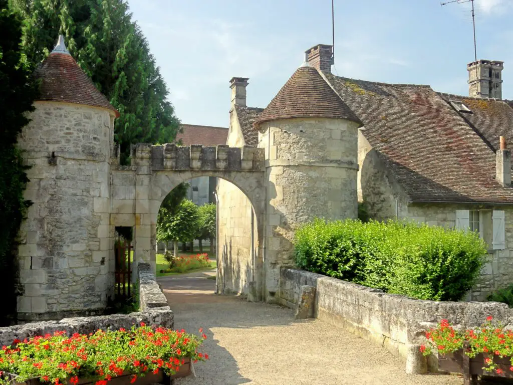 Saint Jean aux bois village pour un weekend en amoureux proche de paris