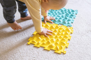 17 Activités Ludiques pour Stimuler le Développement de votre Bébé de 12 Mois