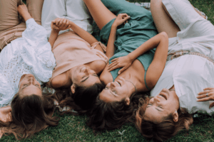 L&rsquo;amitié de nos jours : ces amis qu&rsquo;on aime et qu&rsquo;on ne voit plus